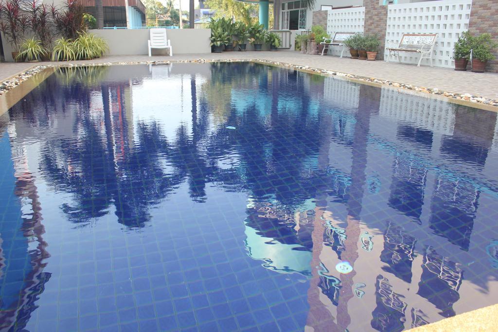 Lomsabai Apartments Bangsaen Dış mekan fotoğraf