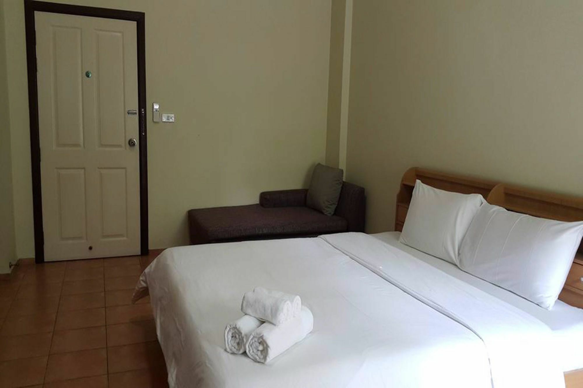 Lomsabai Apartments Bangsaen Dış mekan fotoğraf